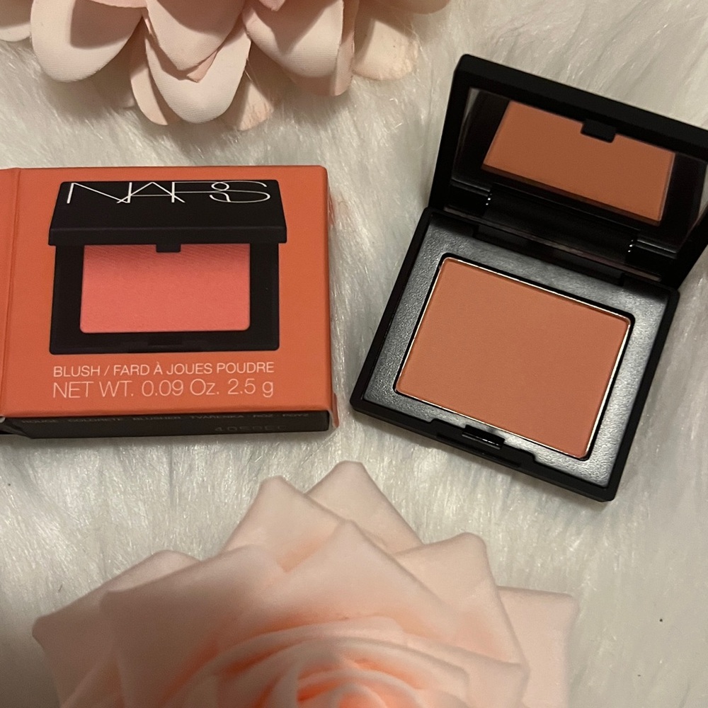 NARS Orgasm Edge Blush - Picture 2 of 5